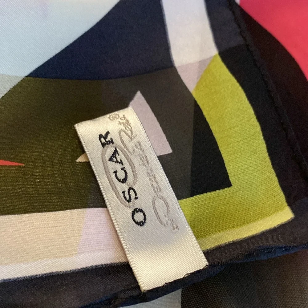 OSCAR de la RENTA 100% silk scarf - Picture 1 of 11